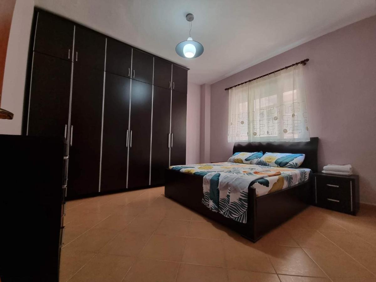 Liqeni Thate, Tirane Apartamento Exterior foto