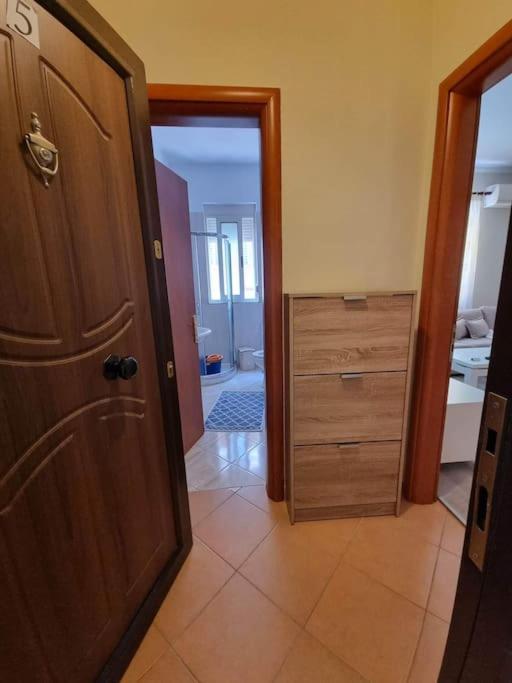 Liqeni Thate, Tirane Apartamento Exterior foto