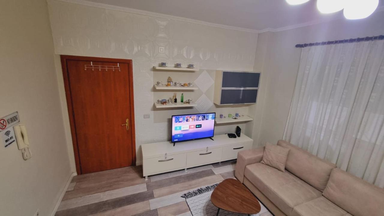 Liqeni Thate, Tirane Apartamento Exterior foto